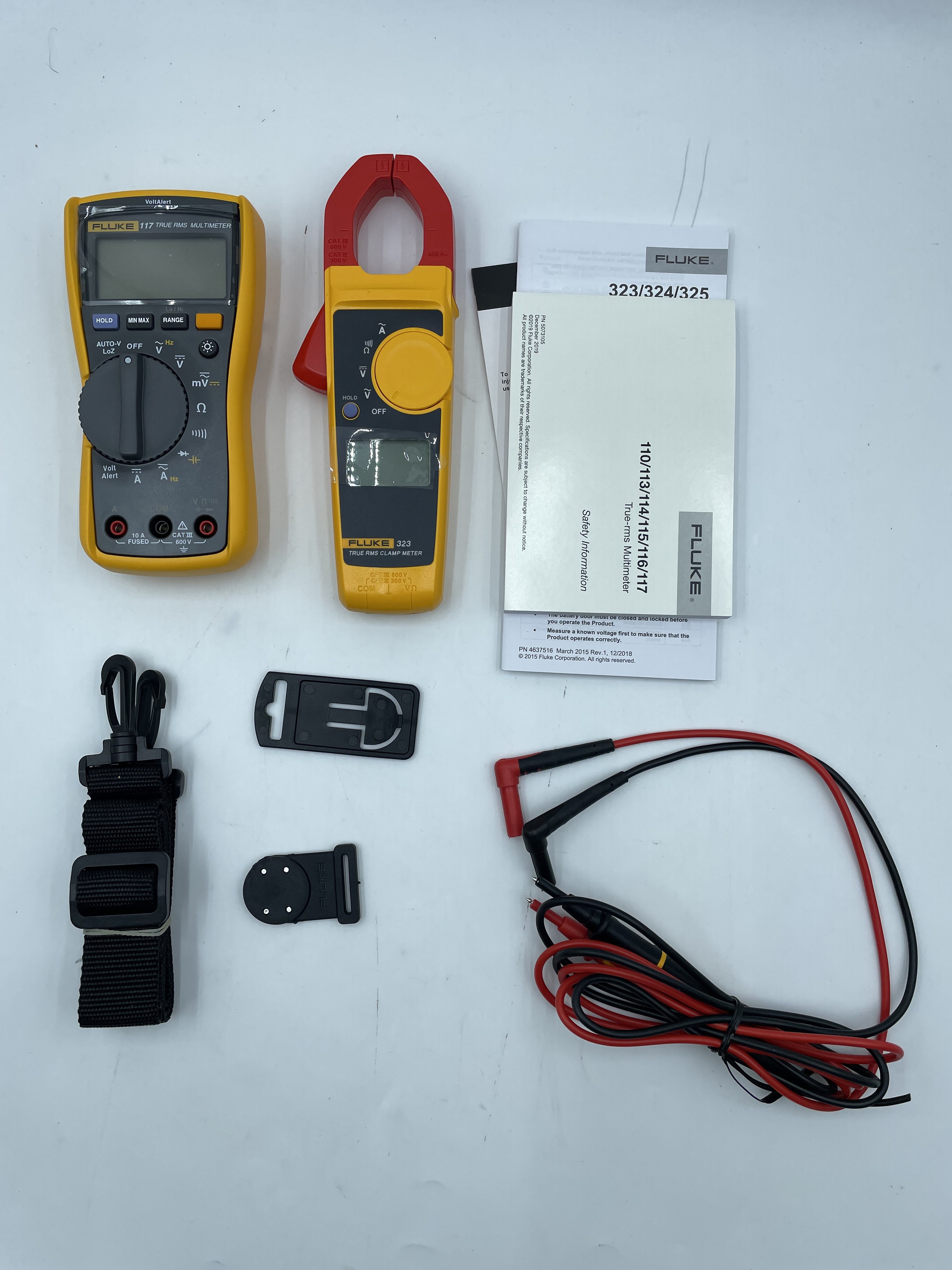 Fluke 117/323 Electricians Combo Kit, Digital Multimeter and Clamp Meter