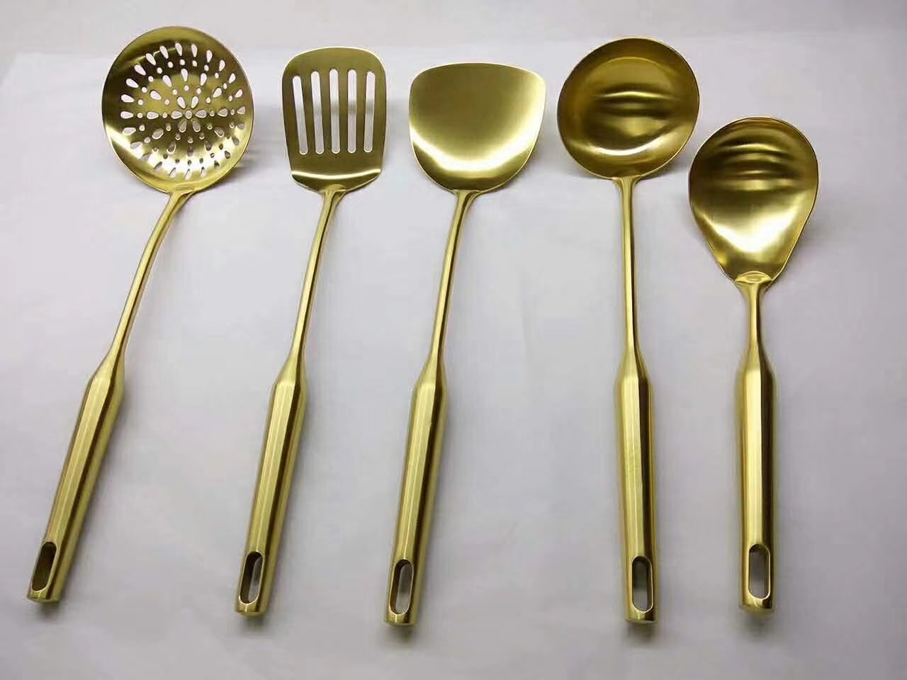 High Output Easy Operation Stainless Steel Gold PVD Vacuum Coating Equipment