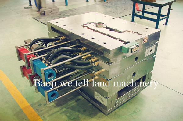 plastic injection mould from Taizhou huangyan auto bumper mould factory plastic for motorcycle commodity mold tooling