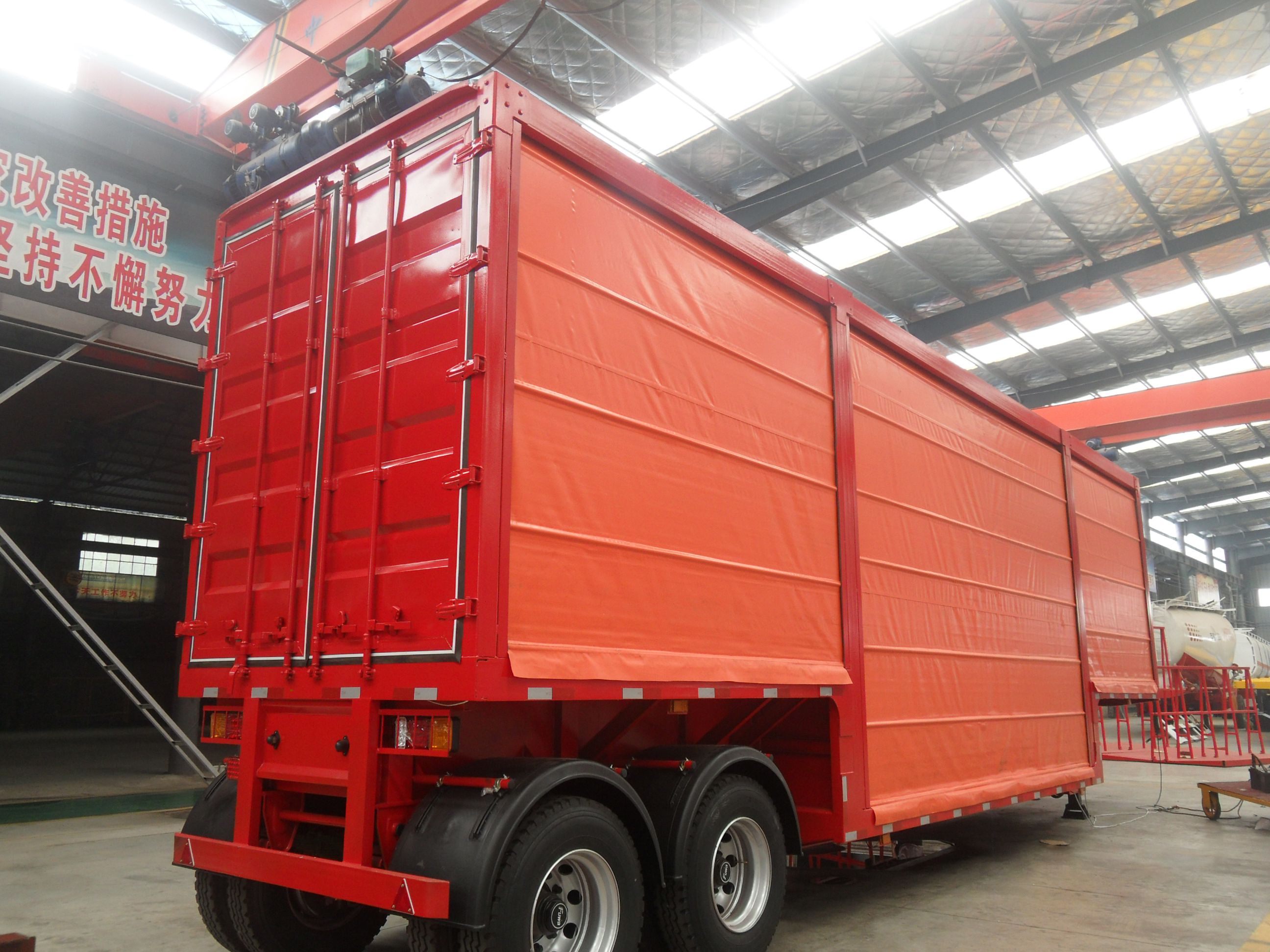 NDRC Announced Enterprise 40 Tons Curtain Semi Trailer with Dual Line Braking System