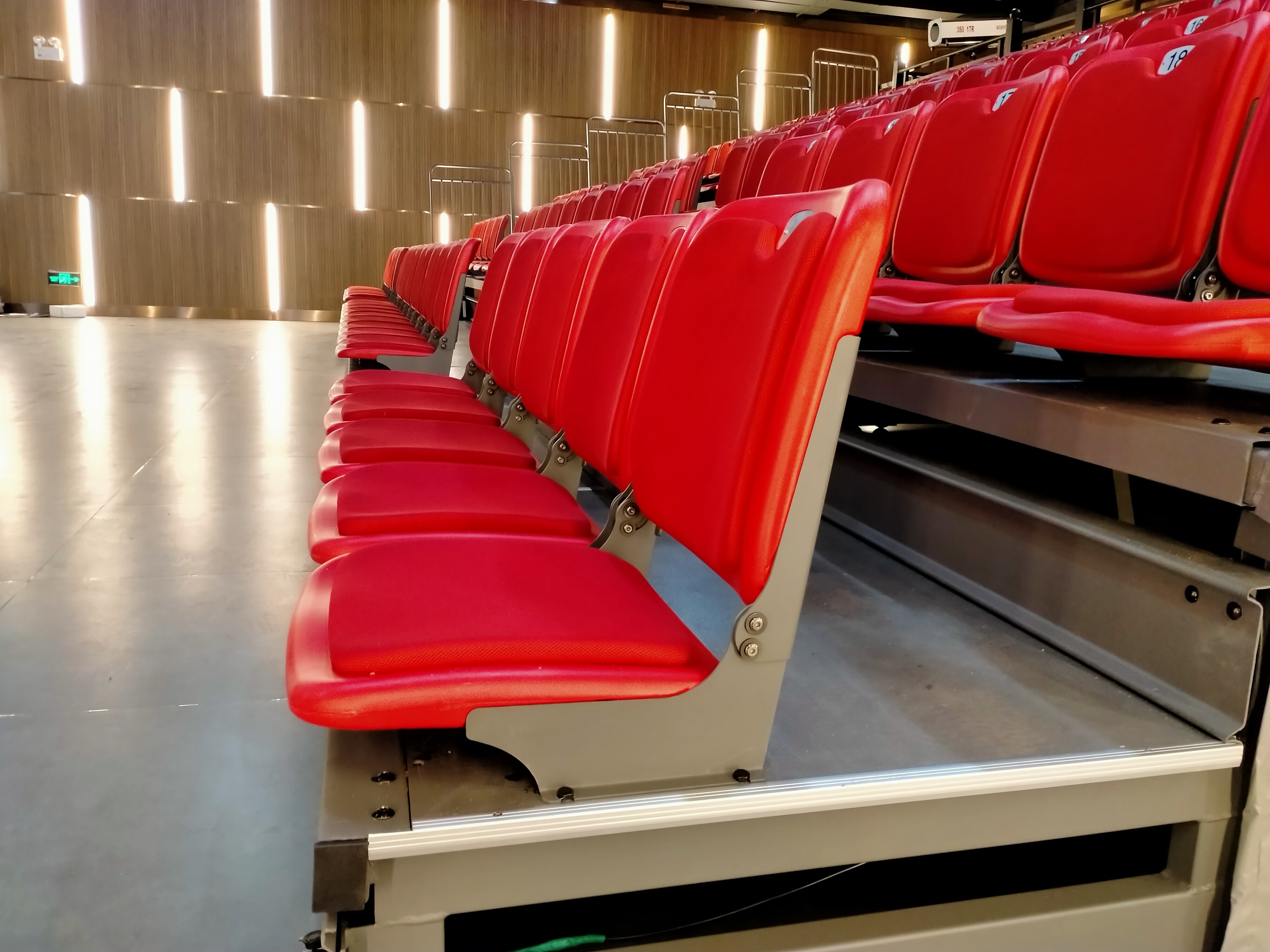 Customized Retractable Bleacher Seating For Aluminum Structures