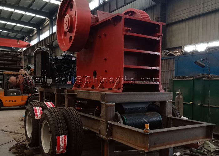100TPH 75HP Diesel Jaw Crusher With Discharging Belt Conveyor
