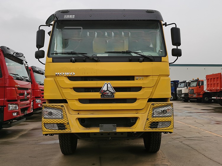 31tons 8X4 Sinotruk Dump Truck Howo 12 Wheeler Tipper Truck With High Capacity