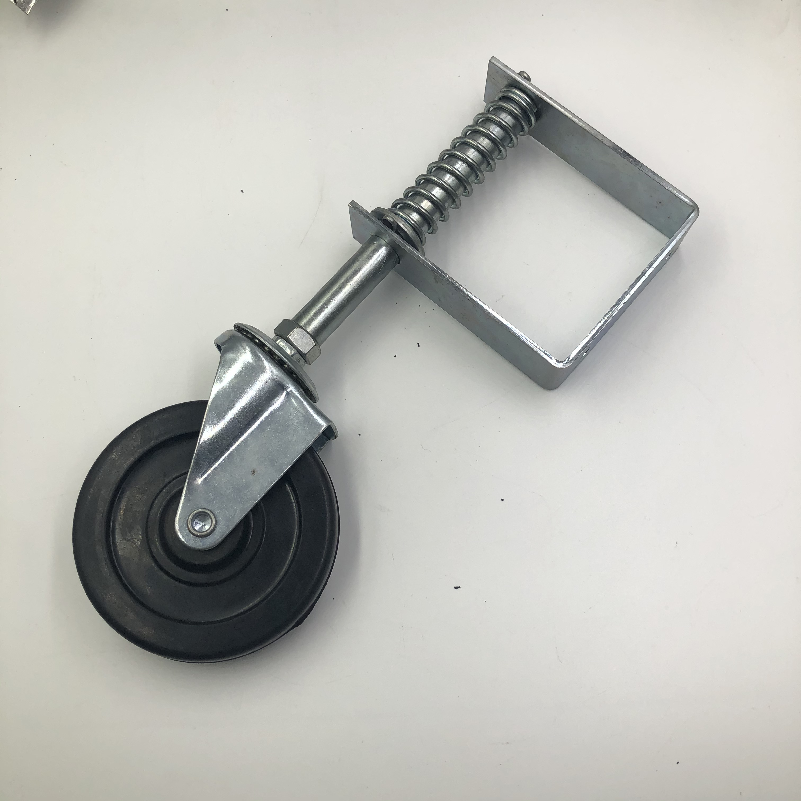 Metal Heavy Duty Aging Resistance Rubber Gate Caster with Zinc Plated Construction