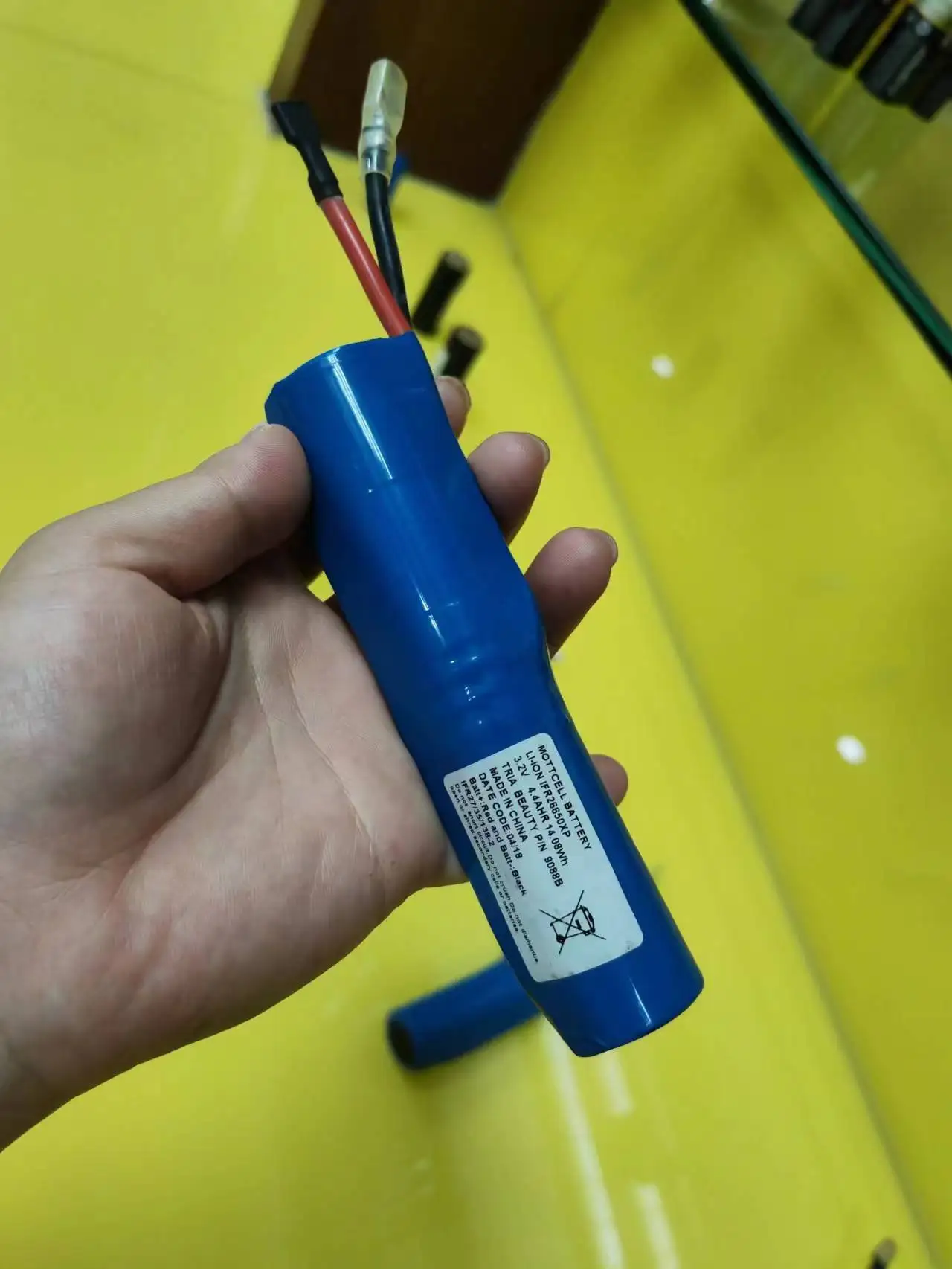 Rechargeable 32700 Consumer Electronics Batteries 12V 7Ah 32650 Lifepo4 Battery Pack