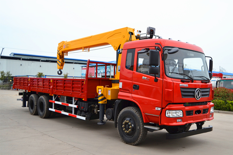 14T Truck Mounted Telescopic Boom Crane With Changjiang Hydraulic Pump Powered