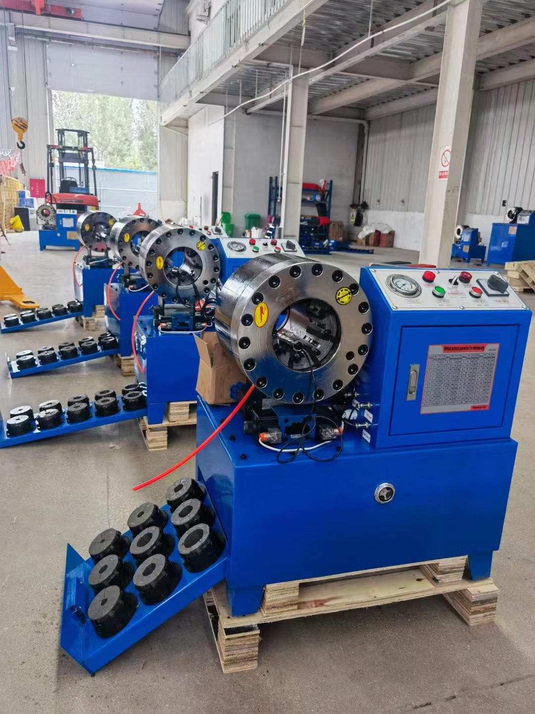 200 Pcs/H DX68 Hose Crimping Machine For Professional Industrial Use