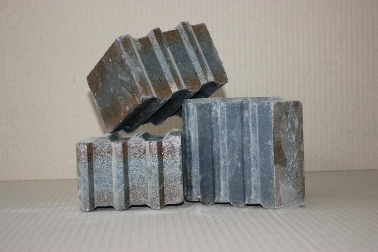 Henan Industrial Furnaces SiC Content 80% High Temperature Furnace Brick at Affordable