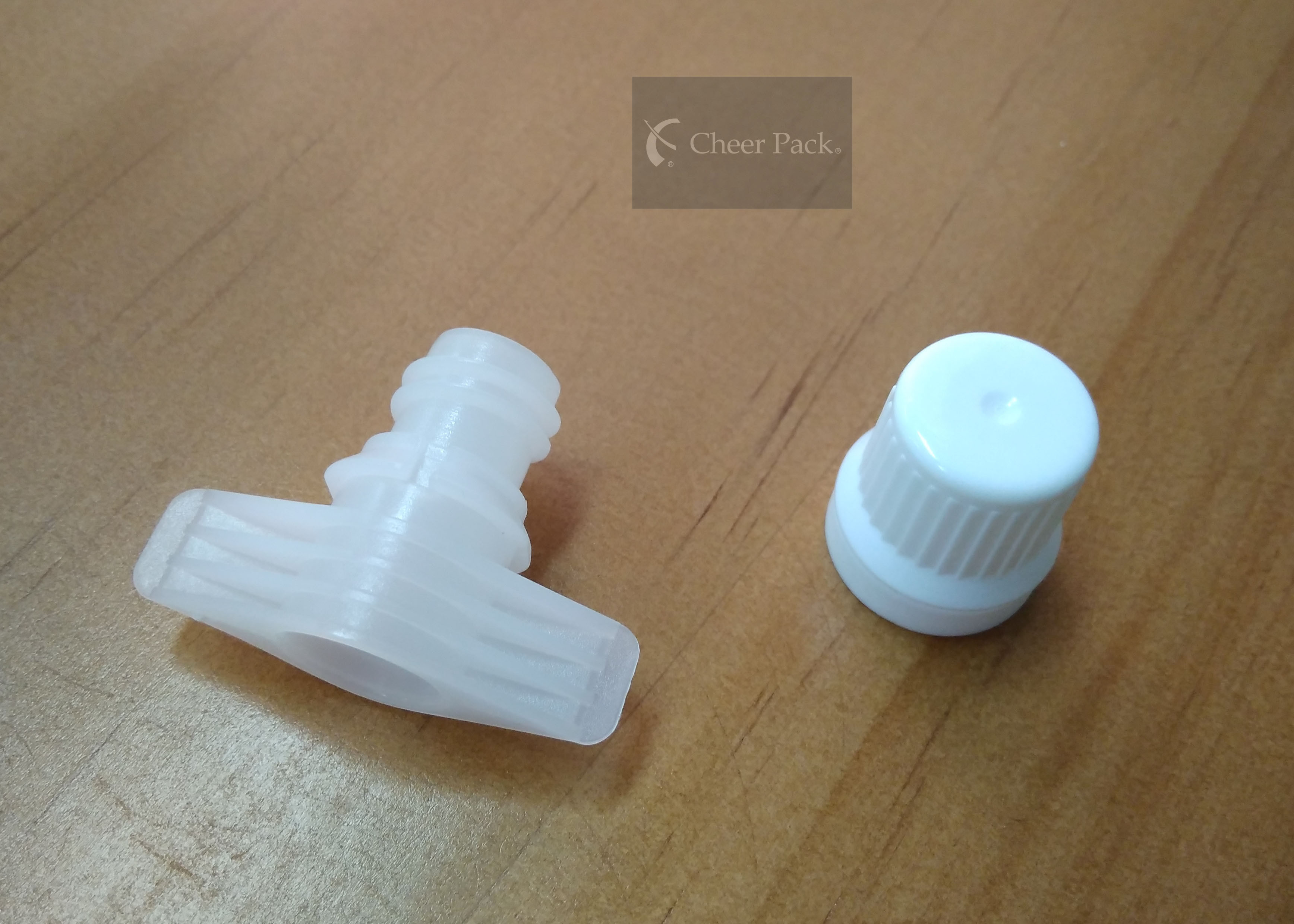 Plastic Baby Food Pouch Caps Suction Nozzle Cap PE Material 9.6 Mm Inner Size