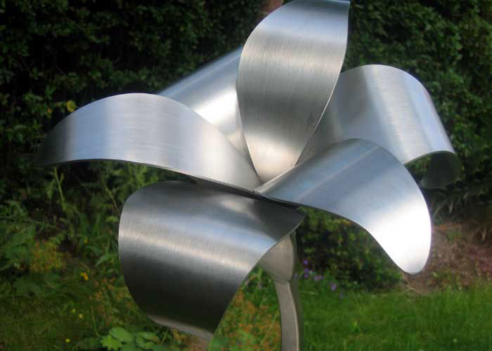 Sandblasting Stainless Steel Metal Flower Sculpture For Garden