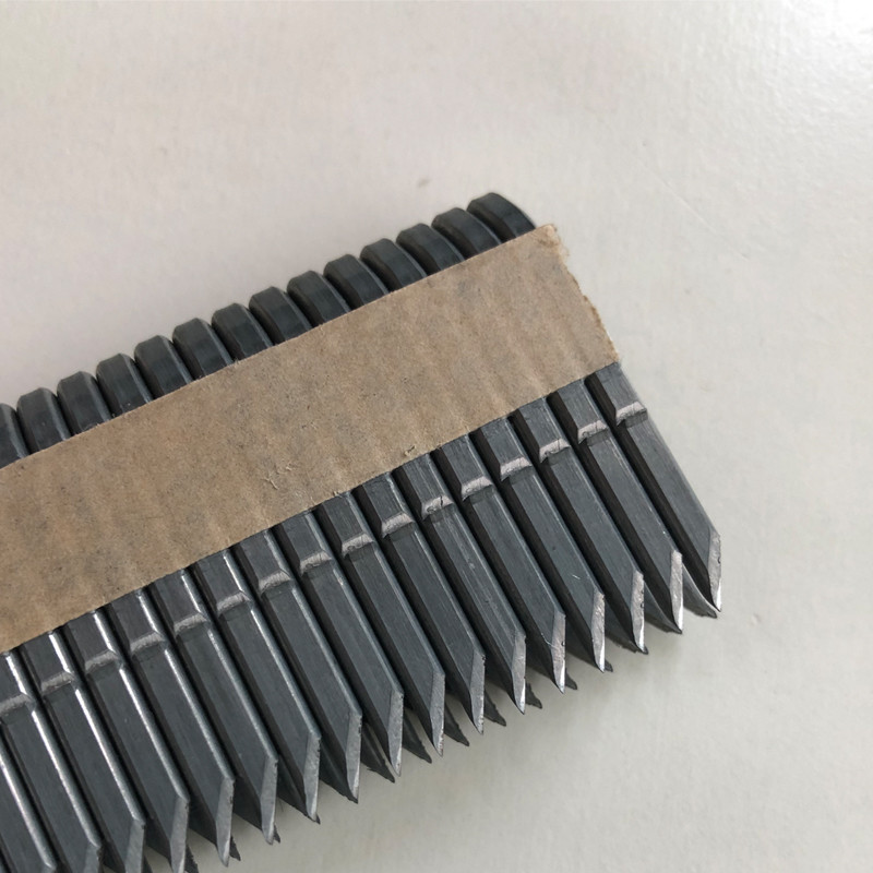 33mm Barbed Fencing Staples 10.5 Gauge Hot Dip Galvanised Divergent Point