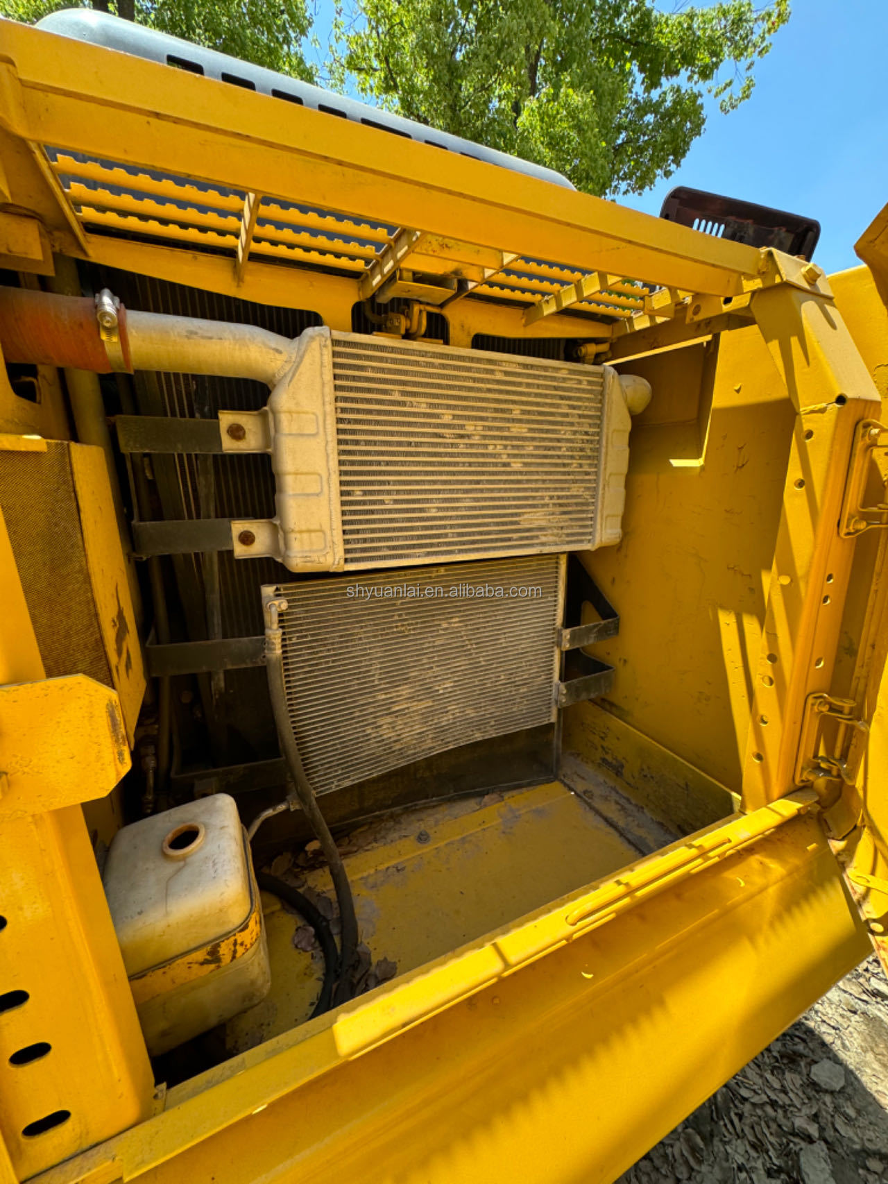 Second-hand Komatsu PC220 Excavator with Fuel-saving and Working Systems at Affordable