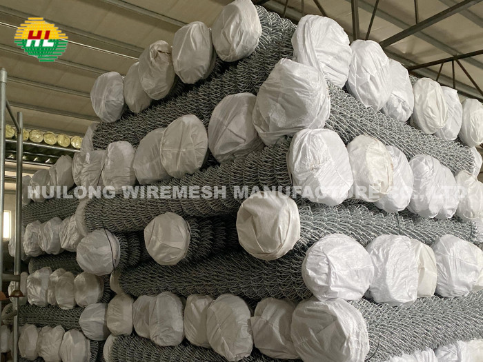2.5mm 50mm Aperture Fully Galvanized Diamond Mesh Fencing Ready Stock