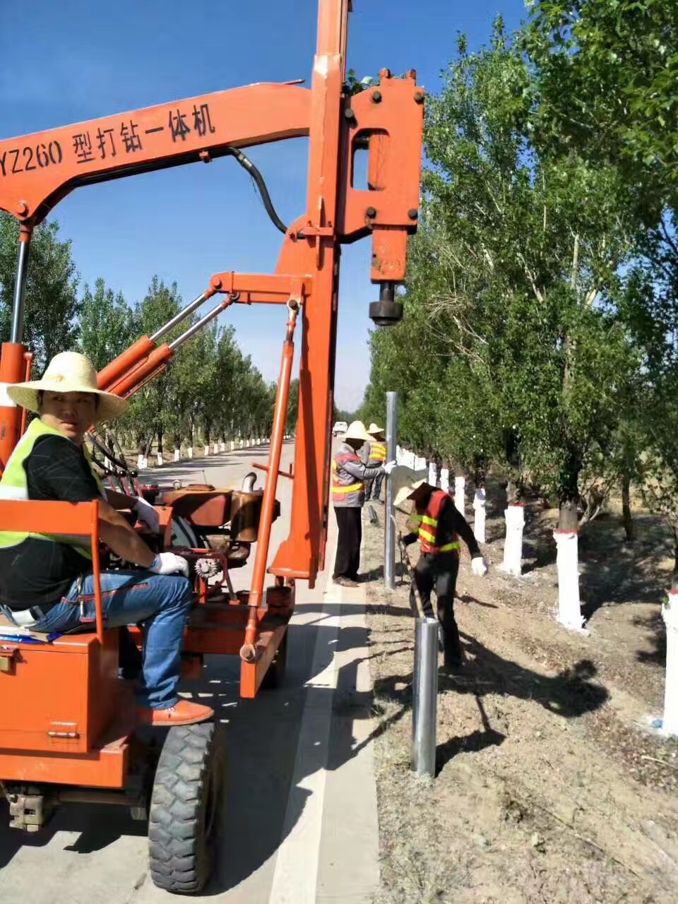 Hot Galvanized and Cold Rolled Technology Q235 Q345 Highway Guardrail Traffic Barrier