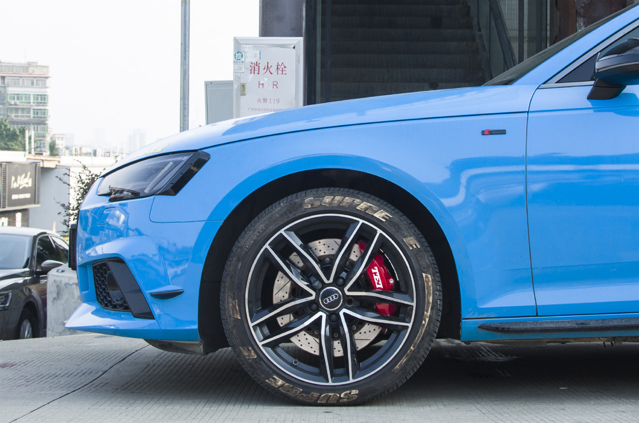 BBK For Audi A4L Installed Big Brake Kits 4 Piston Calipers P40NS