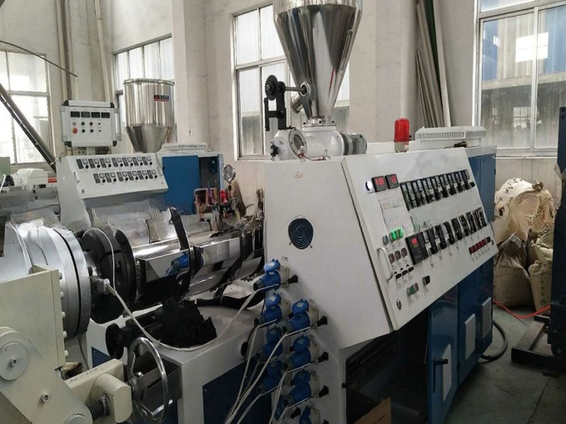China Brand&prime; S HDPE Pipe Extrusion Machine