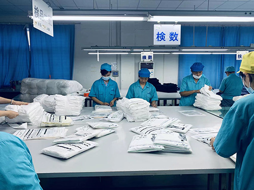 OEM EN13485 Microporous PP PE Type 5 6 Disposable Coverall Waterproof