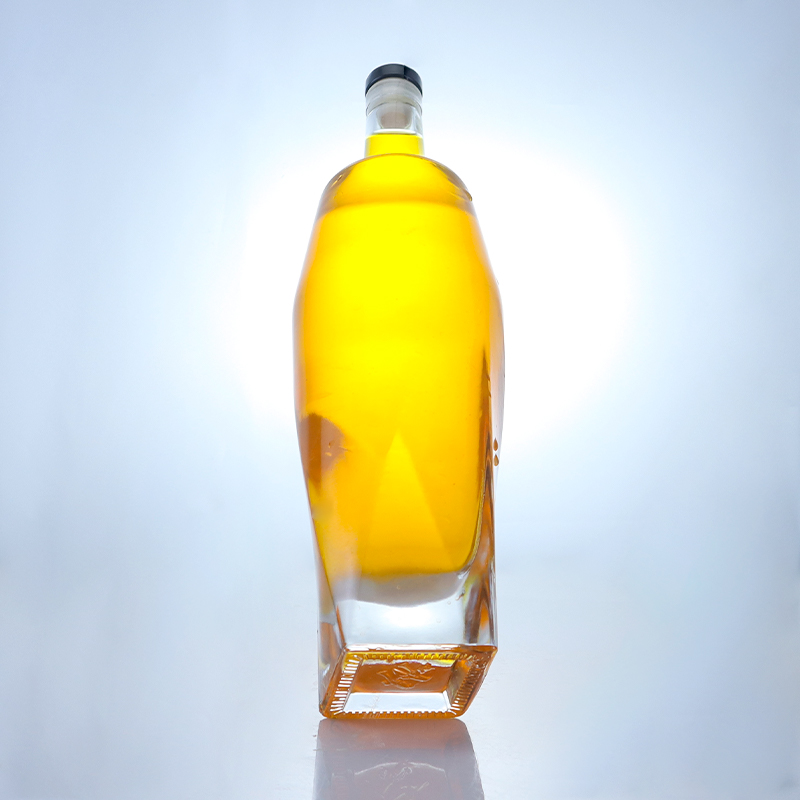 Body Material Glass Square Shape Rum Vodka Whisky Tequila Gin Bottle with Cork Made