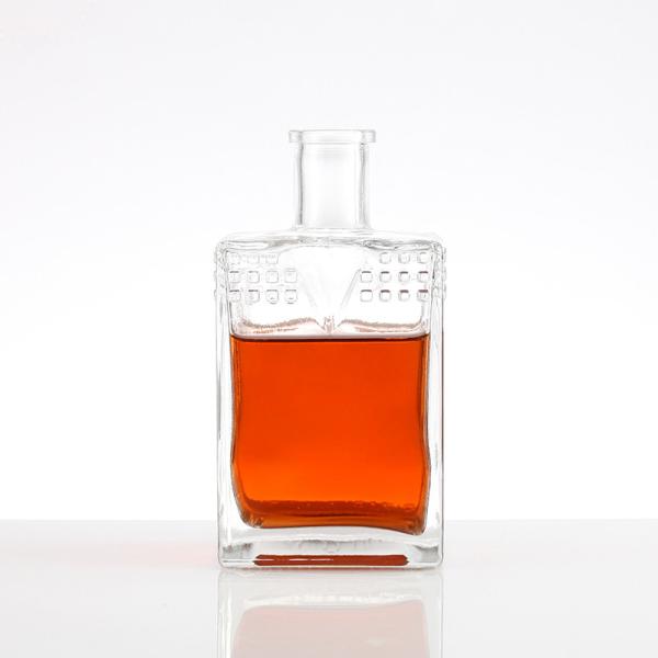 Hot Stamping 0.5L Crystal White Brandy Glass Bottle for Customized Manufacturing