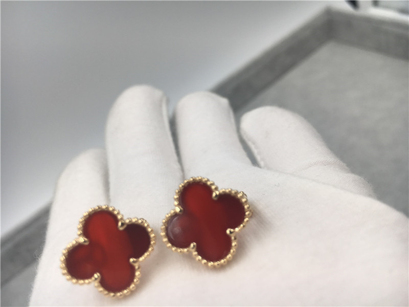 Van Cleef Arpels Vintage Alhambra earrings 18k yellow gold with carnelian