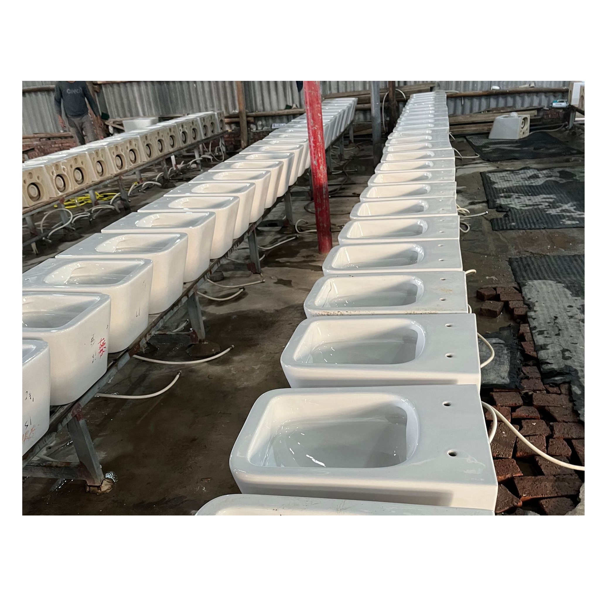 680x370x830mm Chinese Ceramic Floor Mounted WC P Trap Toilets for Bathroom Equipment