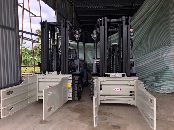 2065mm Mast Height 3.5 Ton Mini Rough Terrain 4x4 Diesel Forklift with Container Mast