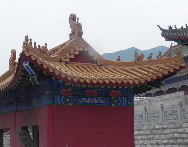 Glazed Architectural Ornamental Clay Ridge Tiles Phoenix Roof Figures