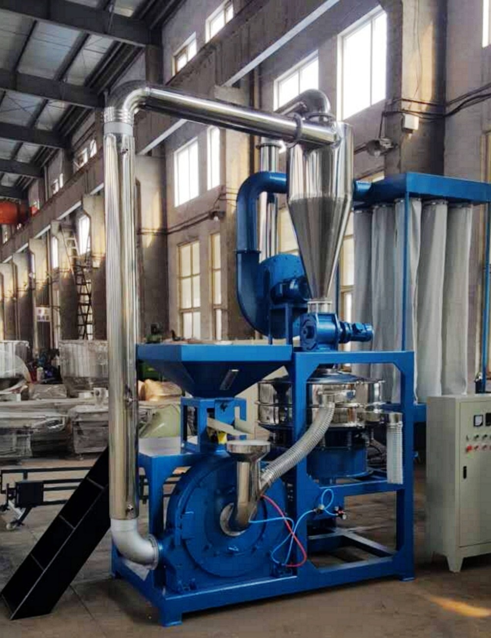 Automatic PET Recycling Machine 3900rpm Water Spray Cooling Compact Structure