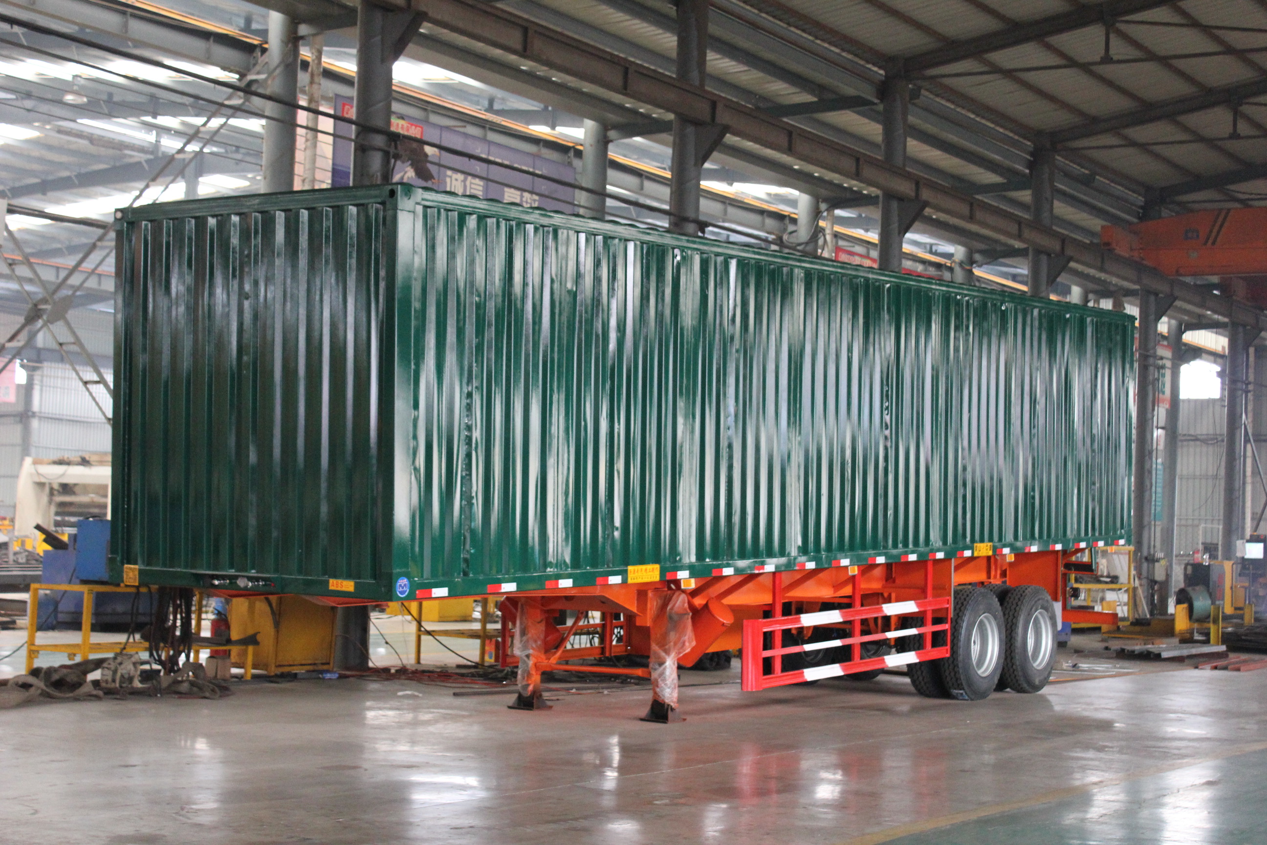 40 Tons Max Payload 13 Ton Axle Enclosed Dry Wing Van Semi Trailer for Express Logistics