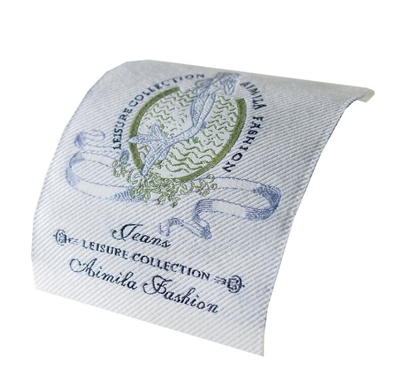 Clothing Brand Name Woven Fabric Labels Fashion Gold Yarn Wholesale Apparel Labels