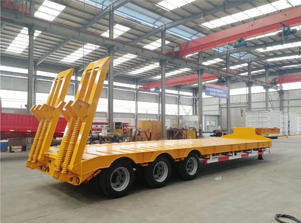 China Factory 3 Axles 80-100 Ton Gooseneck Detachable Excavator Delivery Lowboy Lowbed Semi Trailer