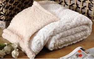 China Custom Solid Brushed Faux Fur Throw Blanket 100% Polyester 280gsm on sale
