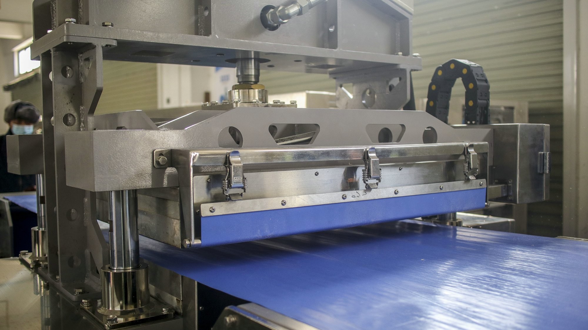 Wheat Flour Industrial Tortilla Making Machine 3600-8200 Pcs/H
