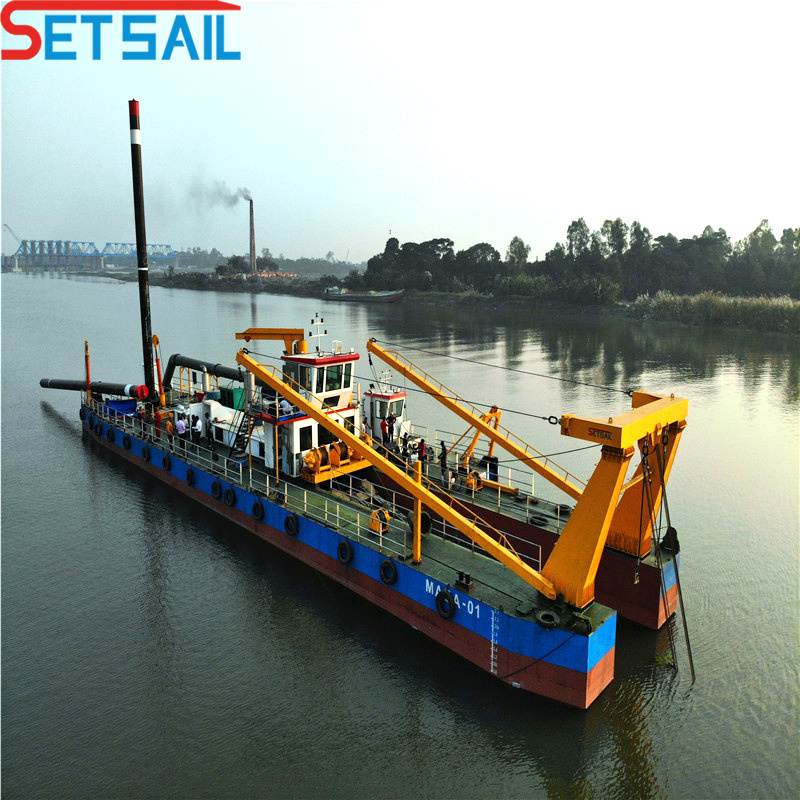 China Factory Advantage 28inch Cutter Suction Sand Dredger for Sale