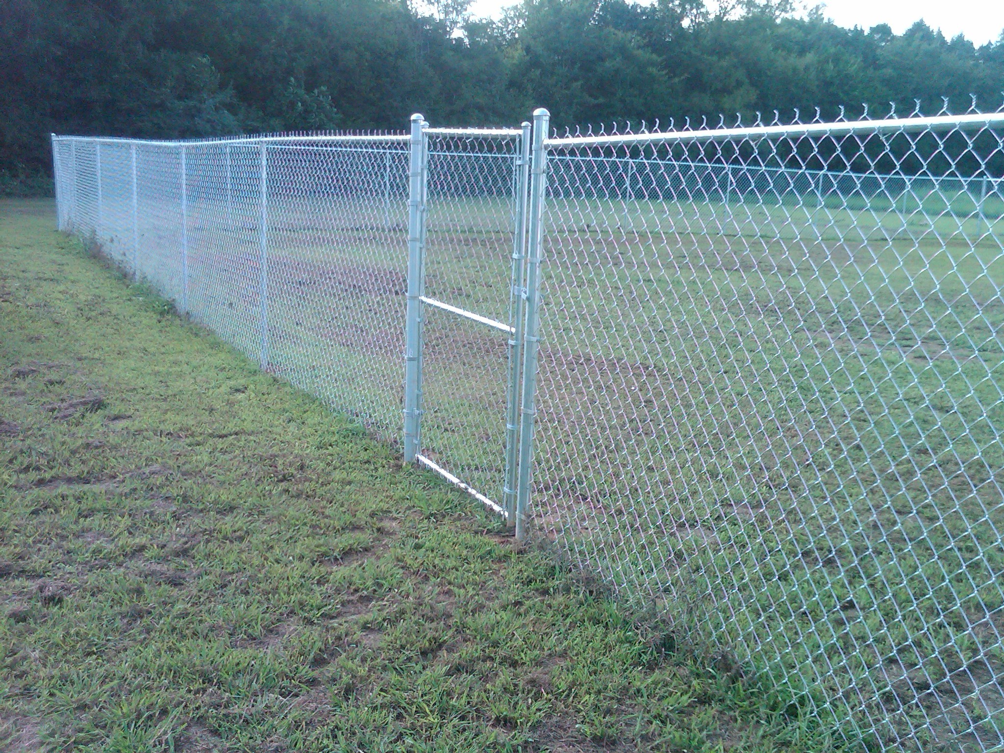 10ft Chain Link Galvanized Fence 9 Gauge 2'' With 50ft Length And Fittings
