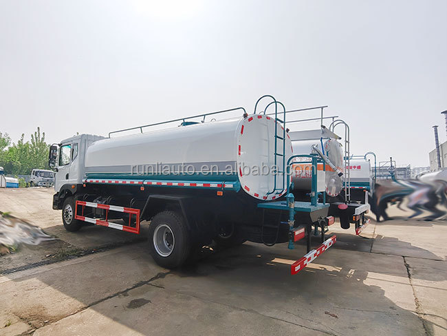 Dongfeng New Type 6 Wheels Sprinkler Vehicle 12 Cubic Meters Water Tanker Trucks