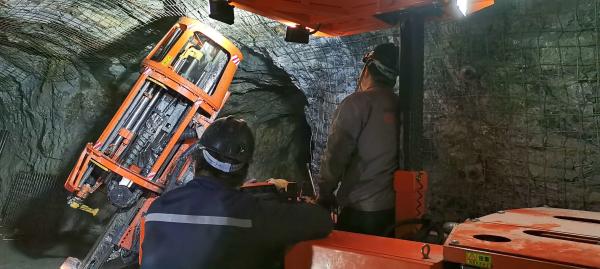Customizable Anchour Rod Trolley Installing Jumbo For 32 - 45mm Drilling