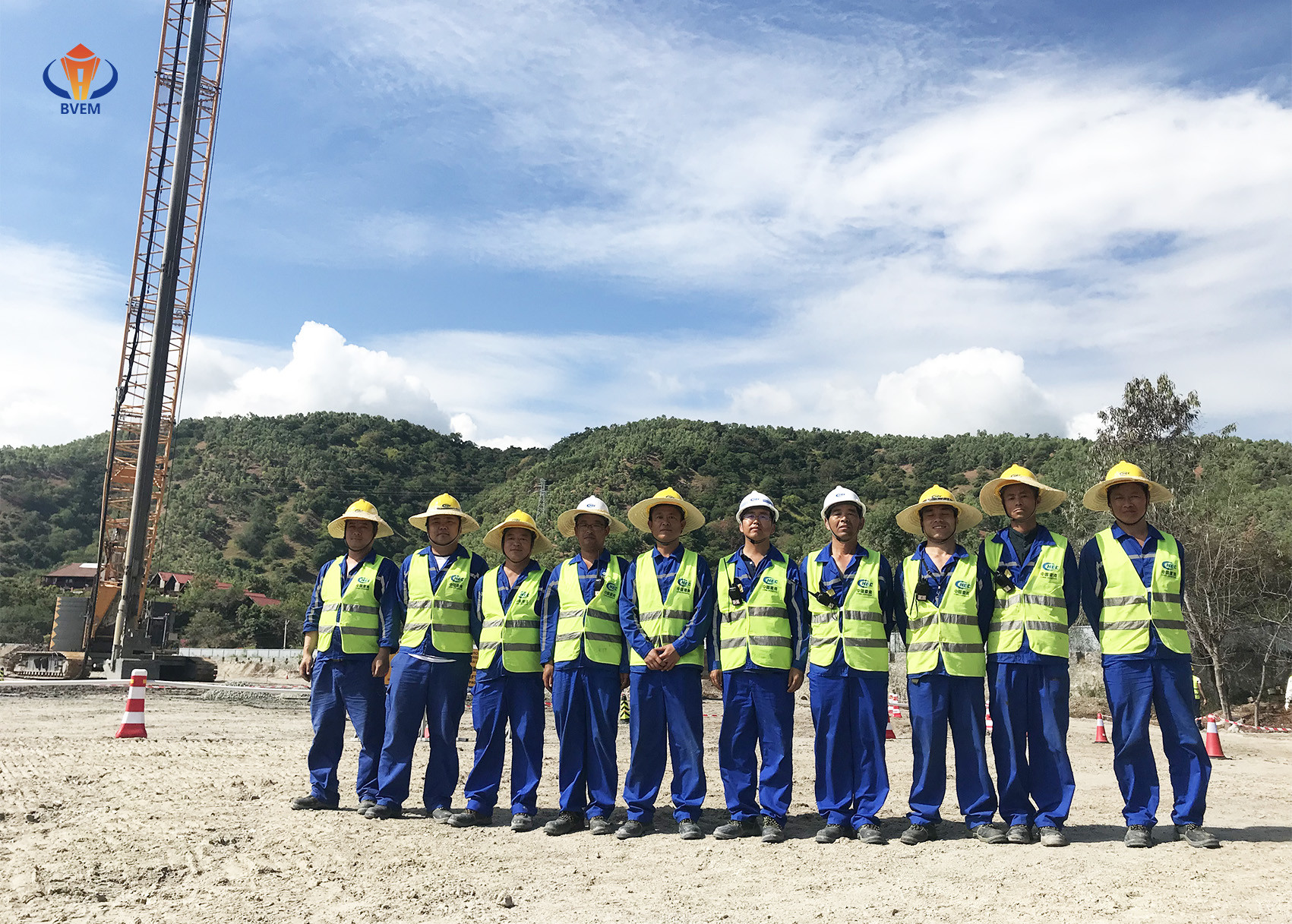 Top Feed Vibro Compaction Piling Equipment 150kW Vibroflotation Process