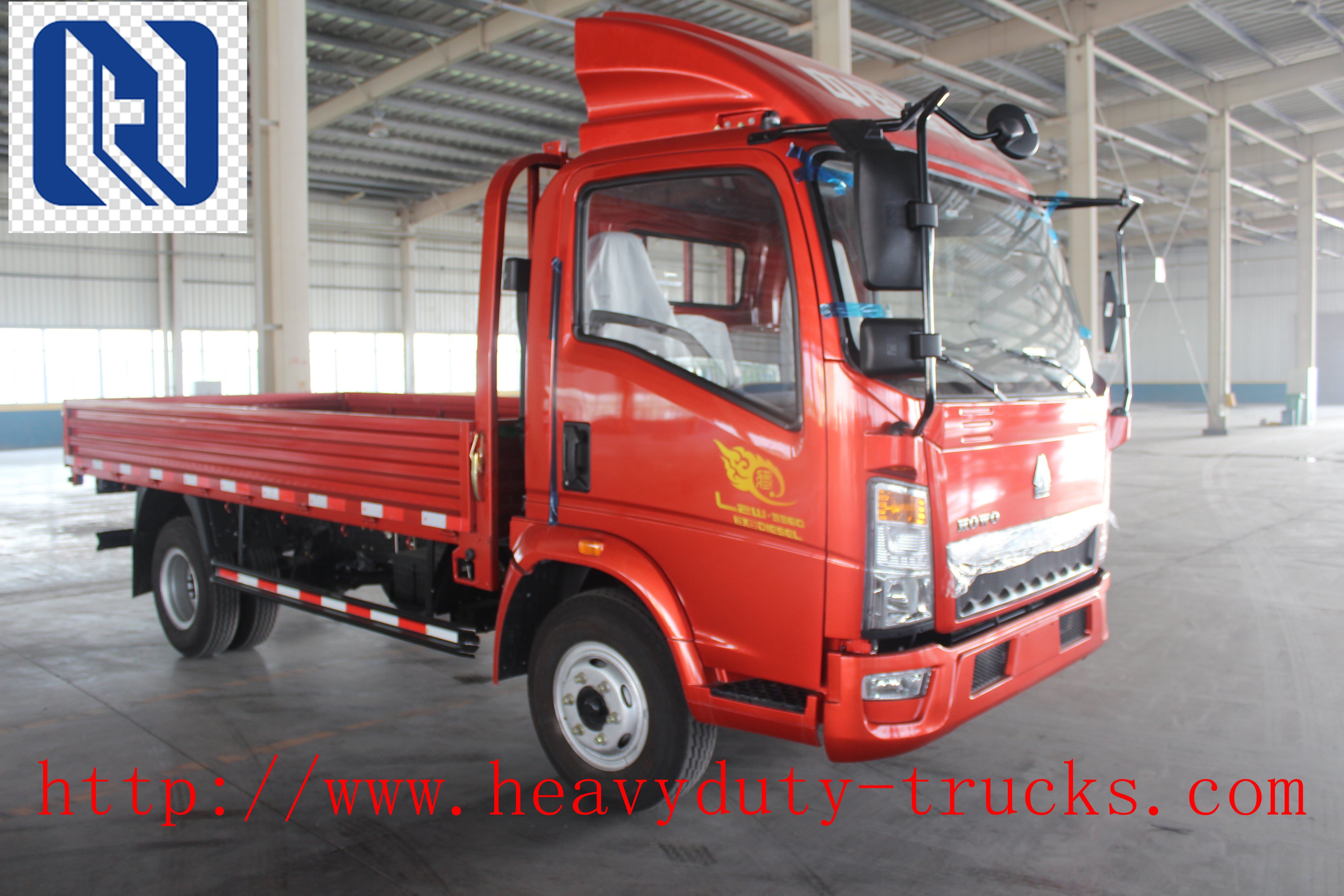 Sinotruk 4x2 Howo Light Duty Cargo Trucks / 3 Cabin 6000 - 8000 Liter Water Tank Truck