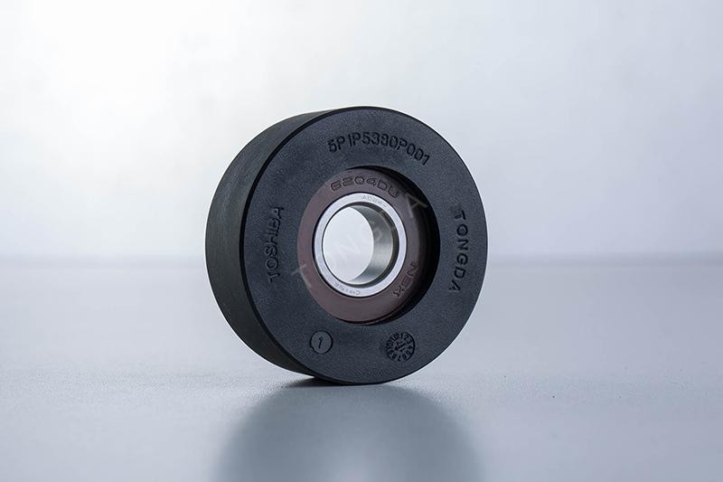 TOSHIBA Model Escalator Spare Parts Black Color Specification Ф70*25