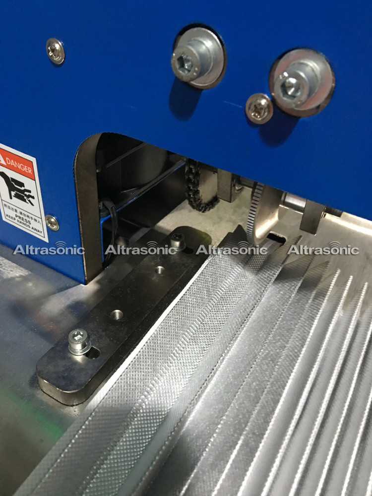 20Khz Ultrasonic Sealing Device Ultrasonic Plastic Welding Machine 2600W