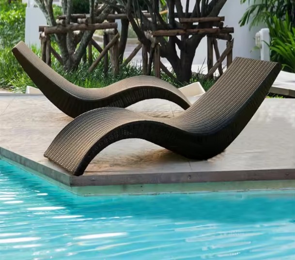 Rattan Wicker Folding Beach Single Lounge Chair for Hotel Swimming Pool Balcony Villa