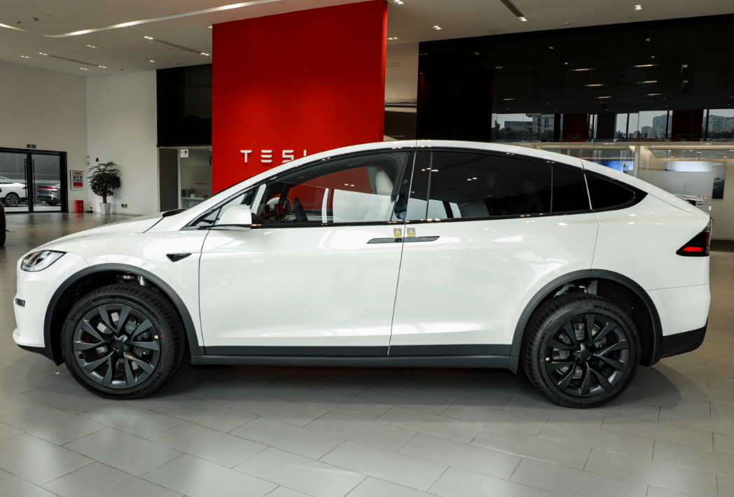 Tesla Model X Double Motors All-Wheel-Drive Version 700KM Ternary lithium battery SUV