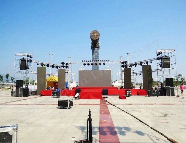 Outdoor Screen Rental