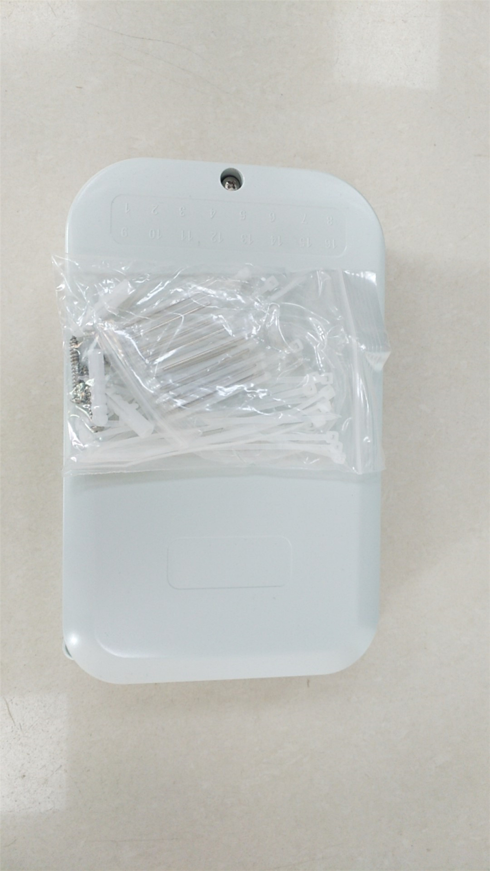 16 Cores White IP55 Fiber Optic Wall Mounted Fibre Termination Box For FTTX Network