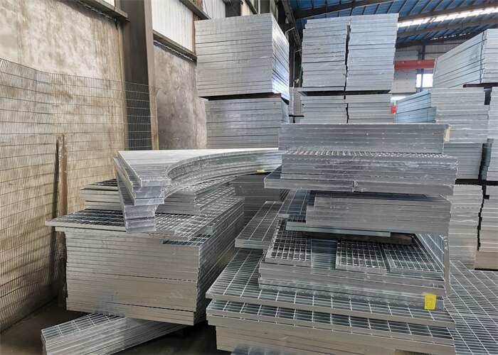 Mine Heavy 7mm Thick Galvanized Steel Bar Grating Q345 Strong Bearing Capacity