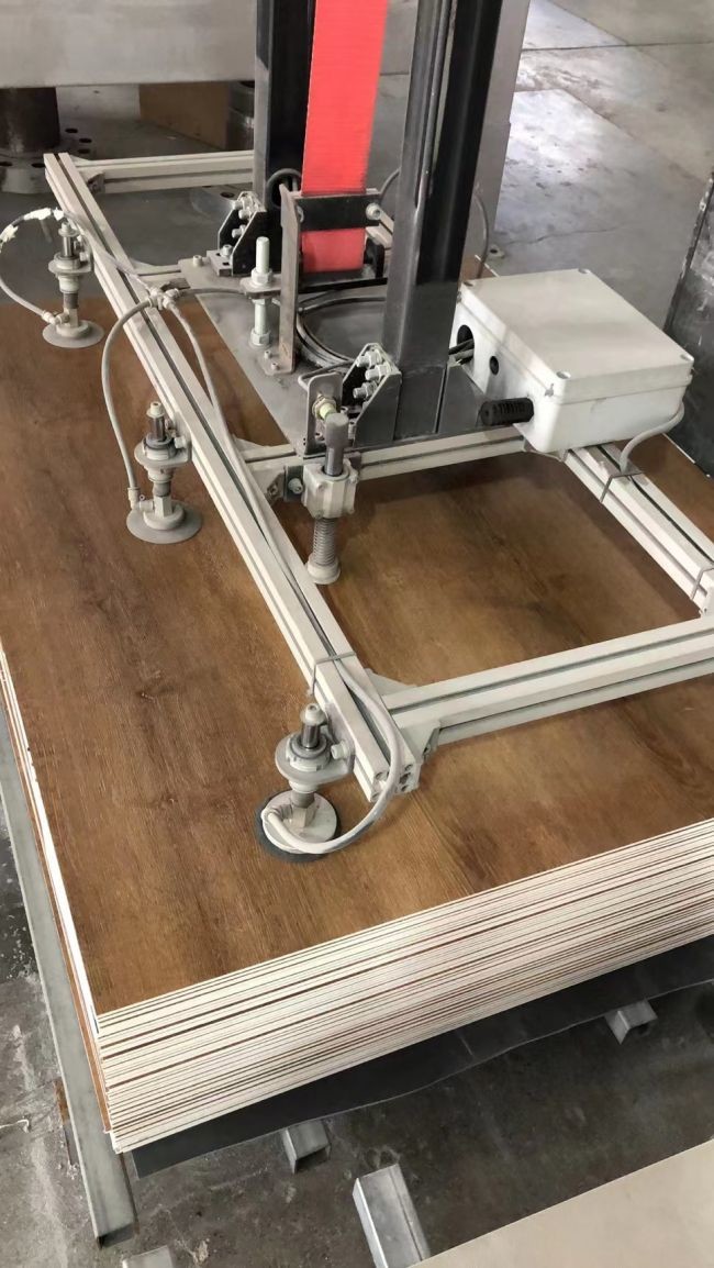 High Gloss Spc Flooring 6mm 7" X 60" 9" X 60" For Apartment