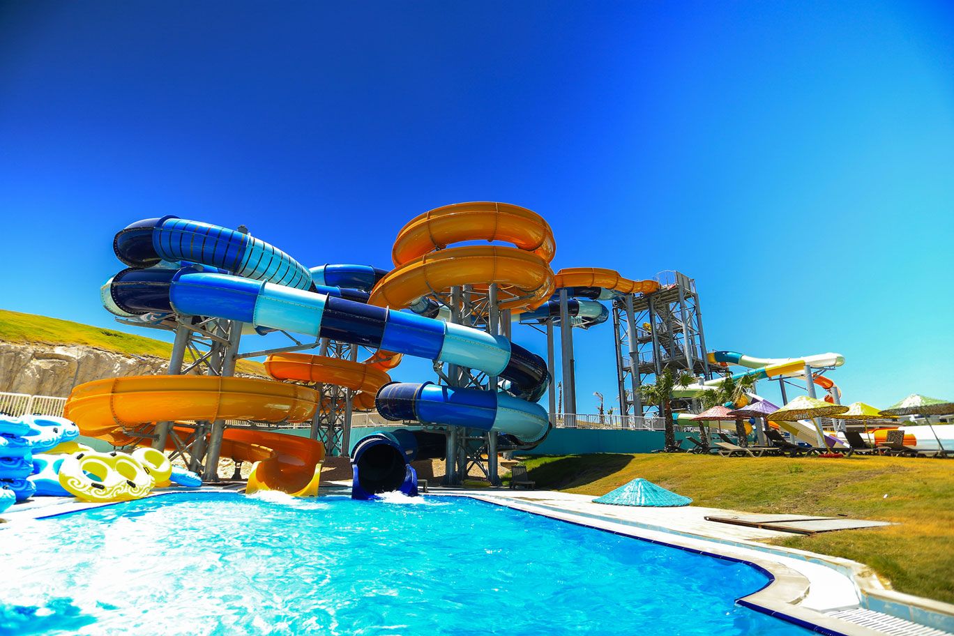 12mm Thickness Fiberglass Waterslide Outdoor Water Park Game Play Equipment For Swimming Pool
