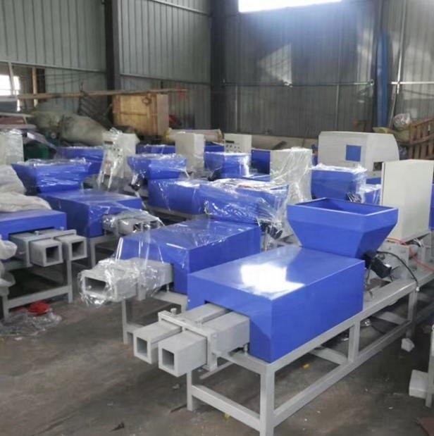 Automatic Sawdust Block Pallet Nailing Machine for Wooden Pallets Manufacturing Line
