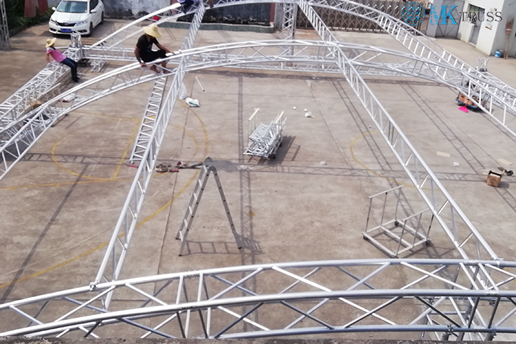 50*2mm Main Tube Portable Fast Deploying Stages Fixed Truss Structures with 20*2mm Brace Tube